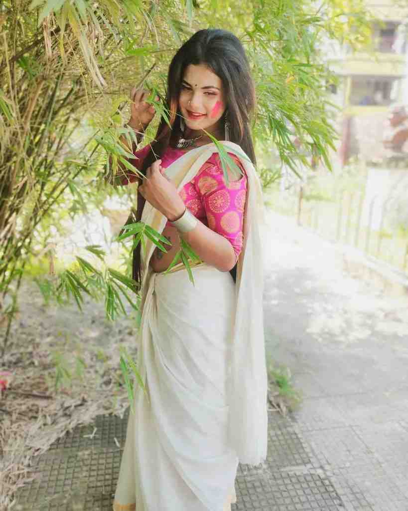 Montii Roy Affair