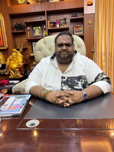 Ravindar is a famous film producer